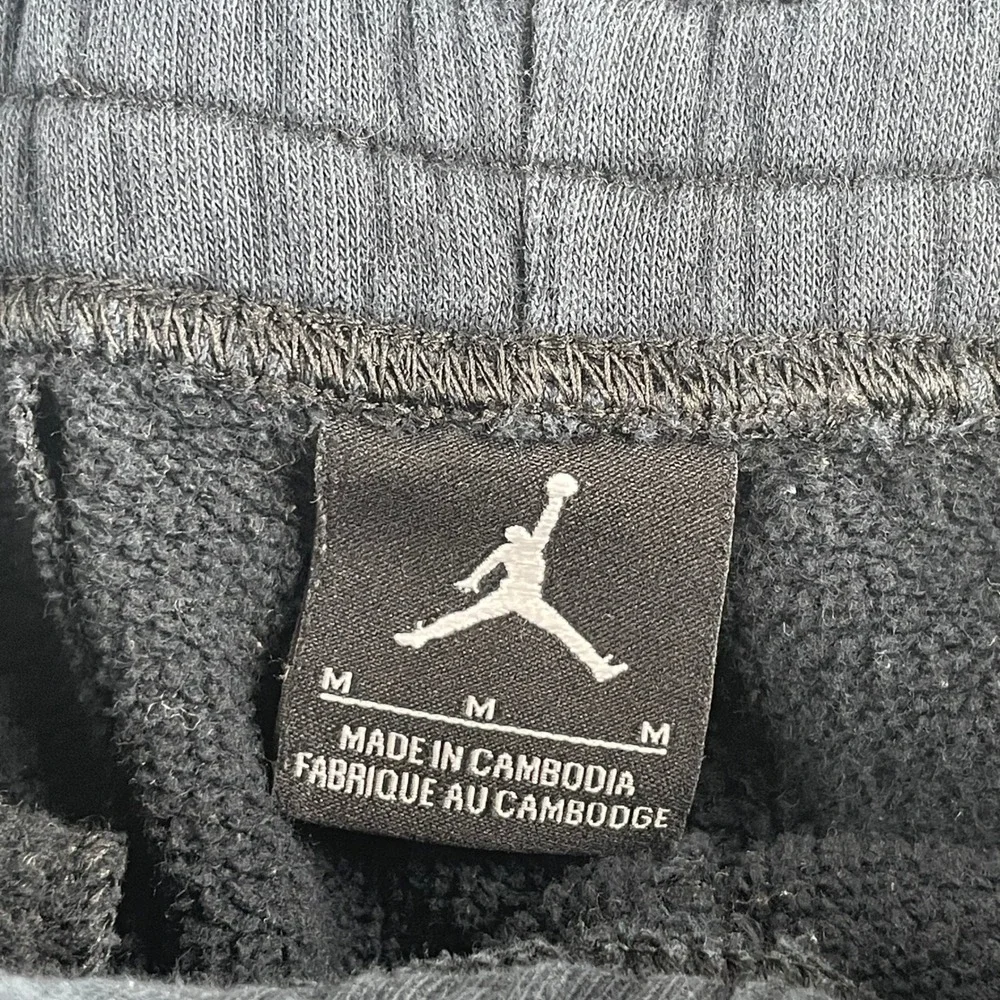 Nike Jordan Sportswear Fleece Sweatpants Black Custom Hem Snap Pocket Comfy M‎